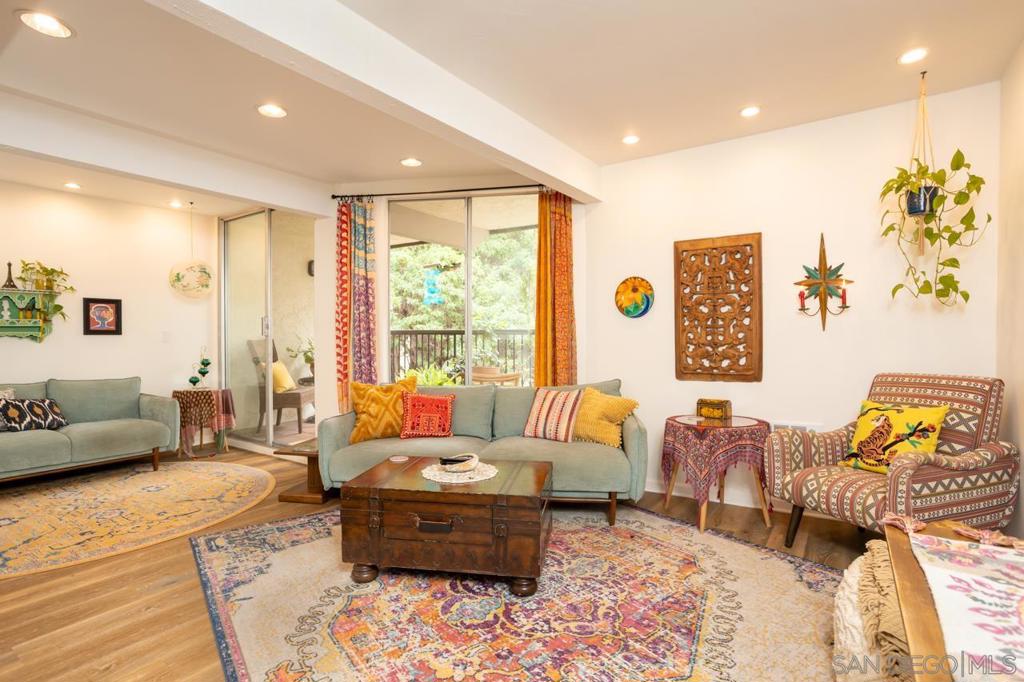 La Costa - Residential
