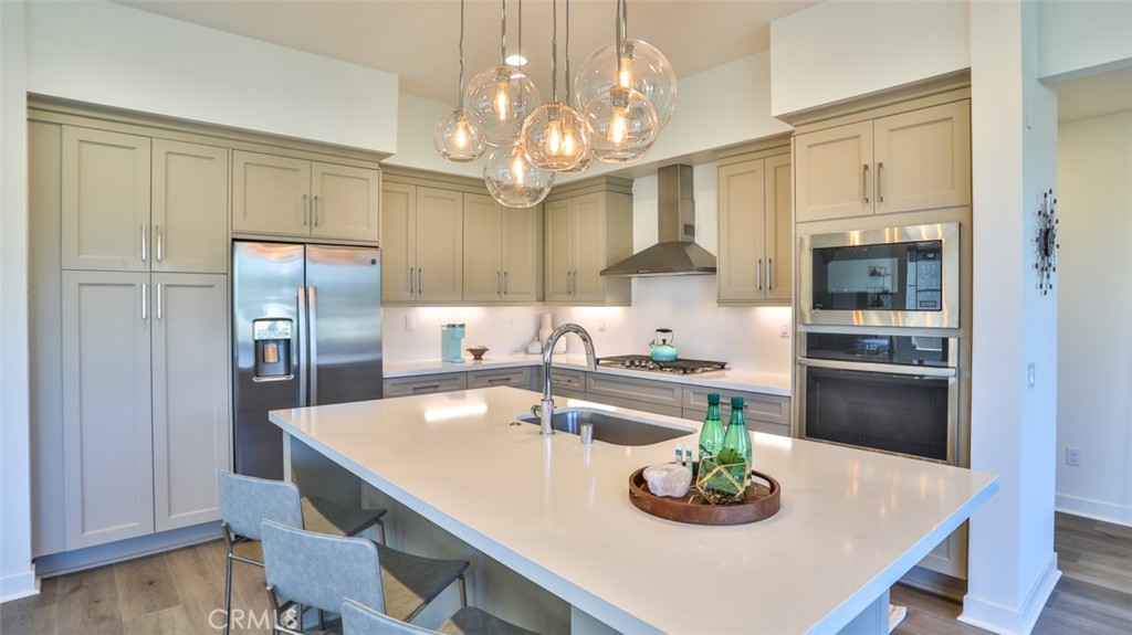 1207 Doheny Way