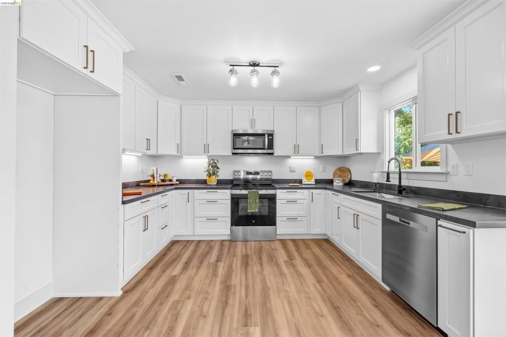 327 Calaveras Way