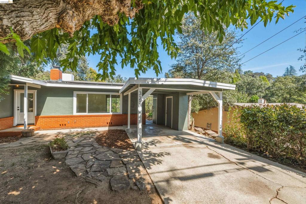327 Calaveras Way
