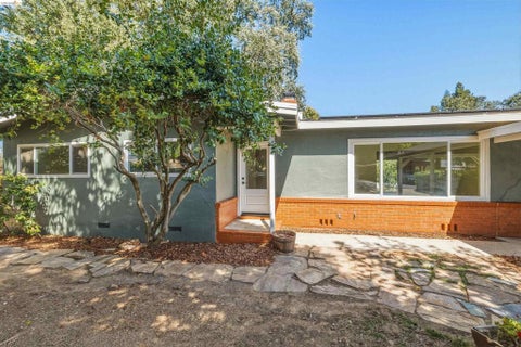 Photo of 327 Calaveras Way WAY, Sonora, CA 95370 (MLS # 41149306)