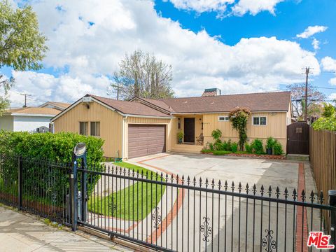 Photo of 13748 Sunburst Street, Arleta, CA 91331 (MLS # 26655013)