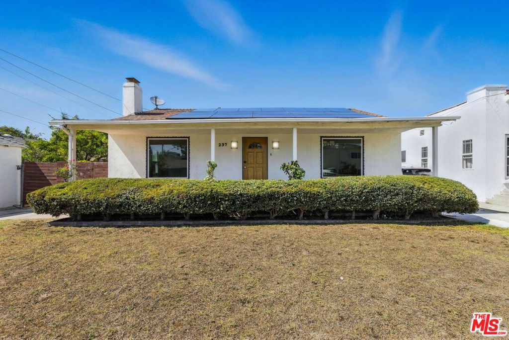 FOR LEASE! Charming 3 bed / 2 bath home in North West Inglewood. Step into spacious living with a formal dining room, living room w/ fireplace, a full kitchen, laundry room and breakfast nook! Designed to feature, tray ceilings, a fireplace, tasteful built-ins, and a rare California basement. Additional features include an EV charger, solar panels, parking + more! Located close to the 405 and 105 freeways, LAX, SoFi Stadium, Hollywood Park and the new Intuit Dome. (Also for Lease: REAR UNIT, Detached ADU built in 2020. Inclduing a full kitchen, bathroom, A/C, washer/dryer and more! Ample parking with separate driveways/entrances for each unit!)