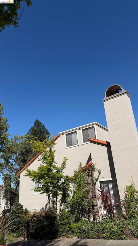 Photo of 239 Paseo bernal, Moraga, CA 94556 (MLS # 41129957)