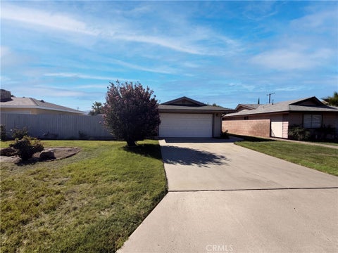 Photo of 41219 Tava LN, Hemet, CA 92544 (MLS # IV26211430)