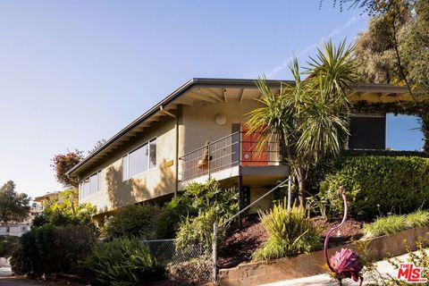 Photo of 941 Cavanagh Road, Glendale, CA 91207 (MLS # 26690351)