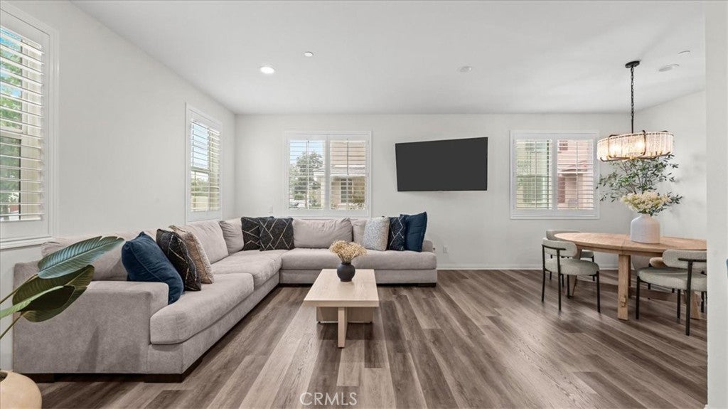 1201 Garnet Court