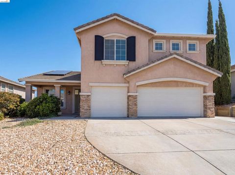 Photo of 1257 Brooktrail Dr Dr, Pittsburg, CA 94565 (MLS # 41131064)