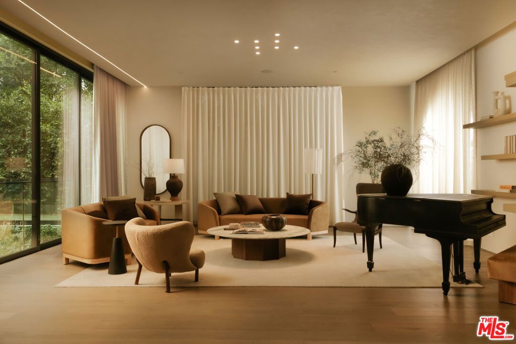 Photo of 510 N Alpine Drive, Beverly Hills, CA 90210 (MLS # 26661757)