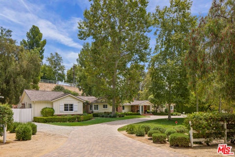 Photo of 5840 Round Meadow Road, Hidden Hills, CA 91302 (MLS # 26863417)