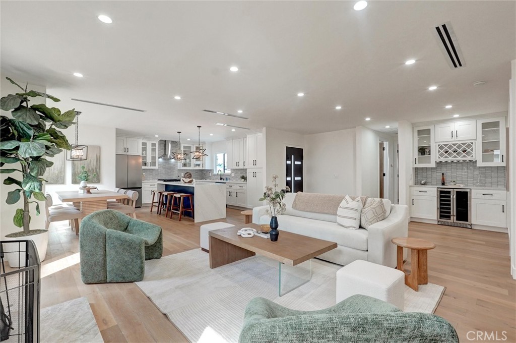 6852 6854 Atoll Avenue