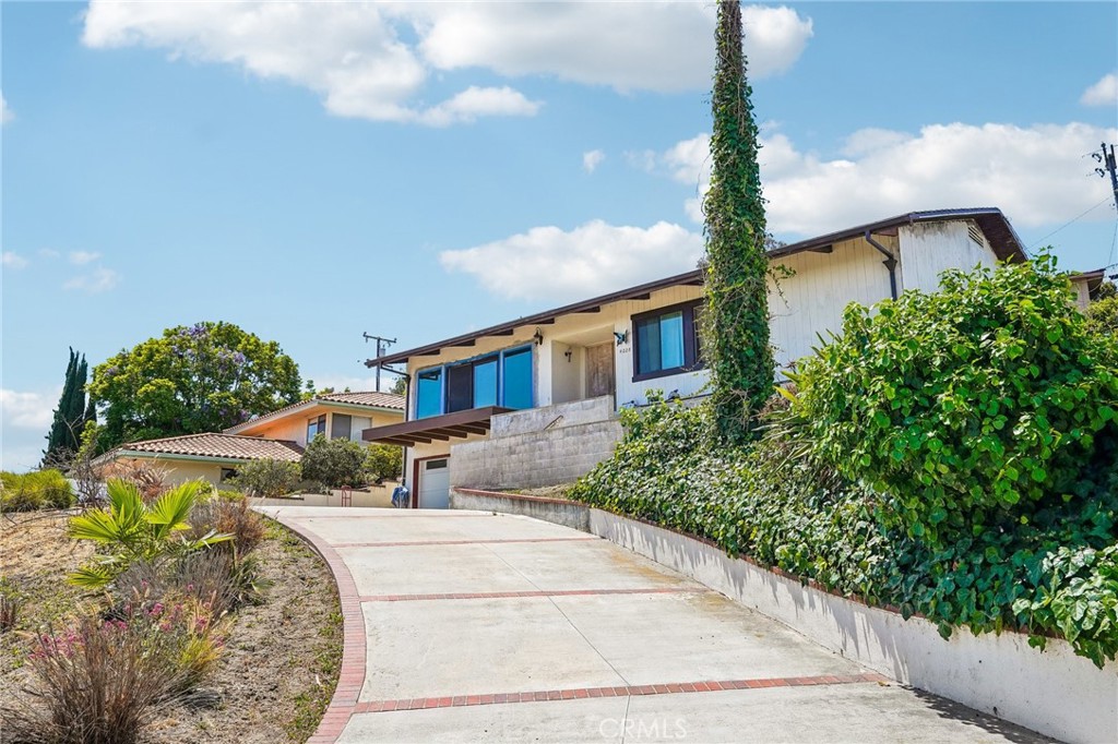 4228 Via Valmonte