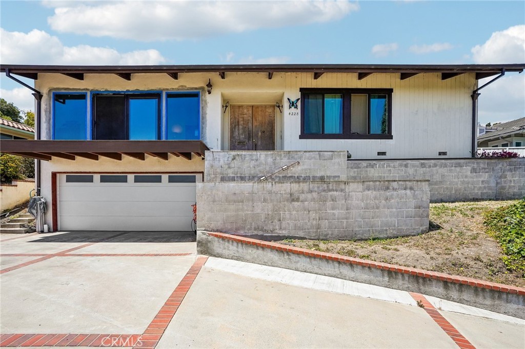 4228 Via Valmonte