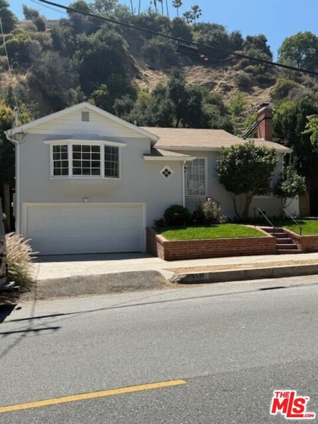 Photo of 2515 Canyon Drive, Los Angeles, CA 90068 (MLS # 25601057)