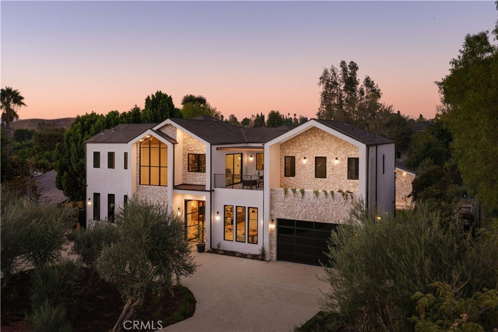 4744 Vista De Oro Avenue
