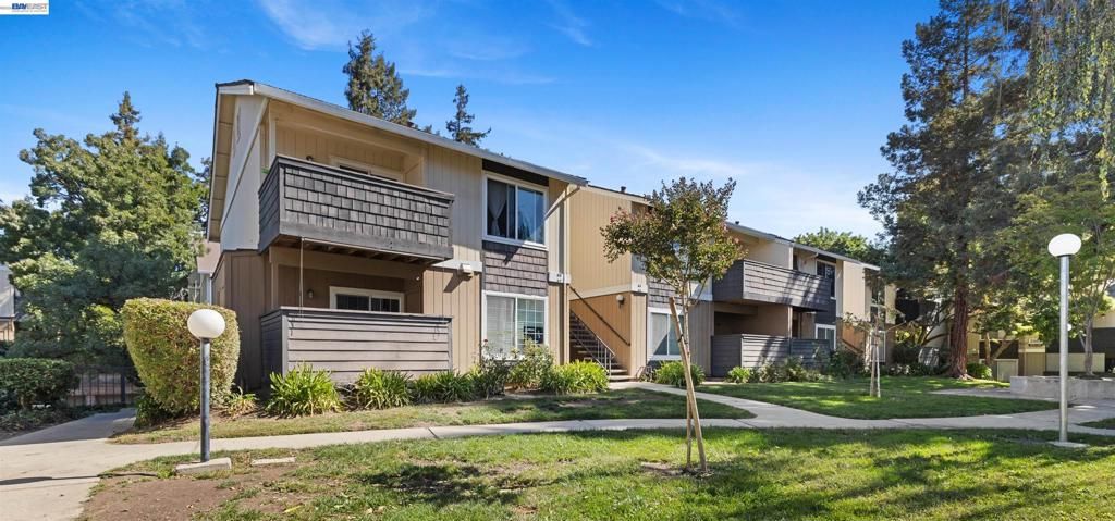 Photo of 2575 Easton Way Way, San Jose, CA 95133 (MLS # 41126924)