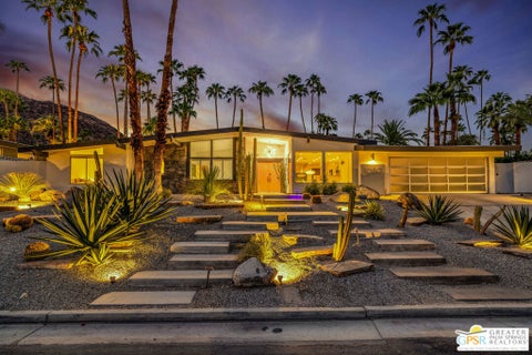 Photo of 1020 W Via Vadera, Palm Springs, CA 92262 (MLS # 26998993PS)
