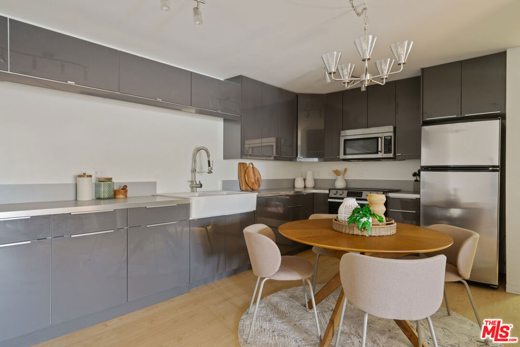 4900 Overland Avenue 205