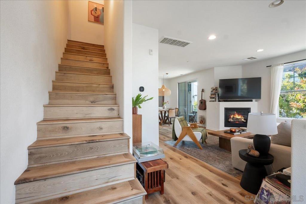 750 Harbor Cliff Way 102