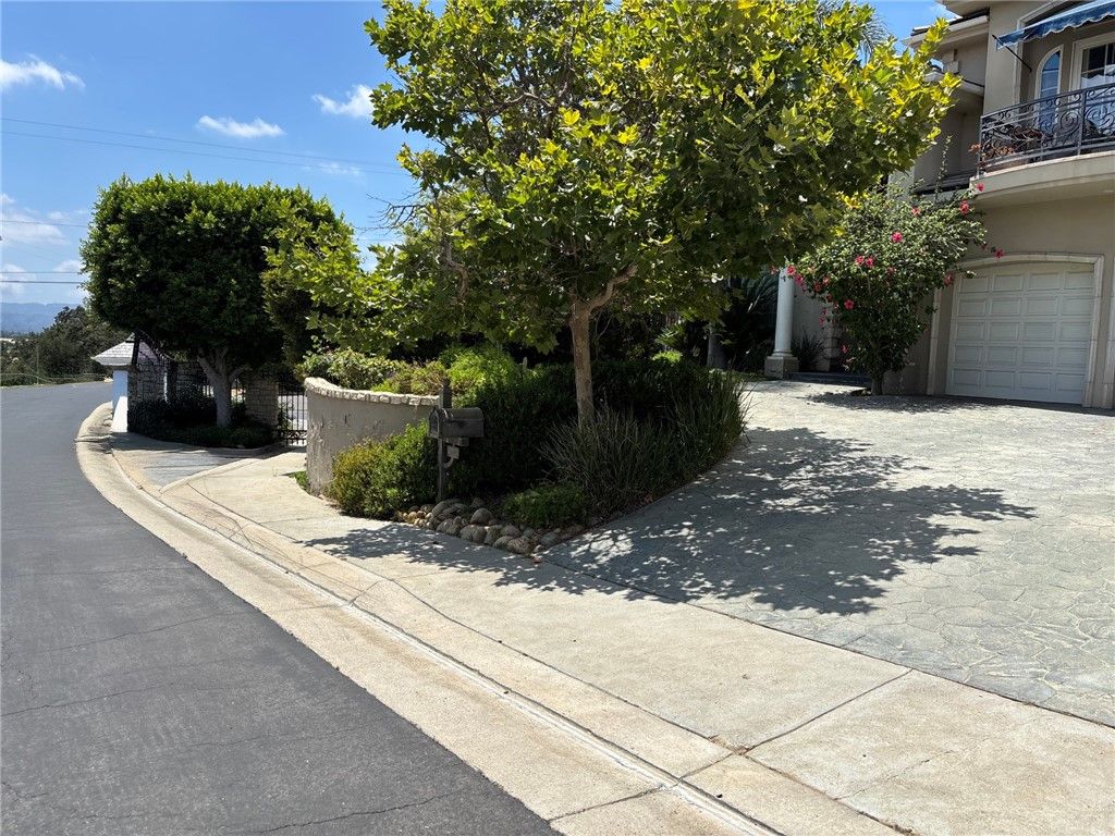 Photo of 9507 Hunt Club Lane, Chatsworth, CA 91311 (MLS # PW25196735)