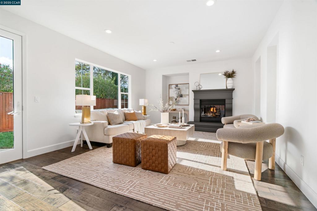 GALE RANCH - Residential