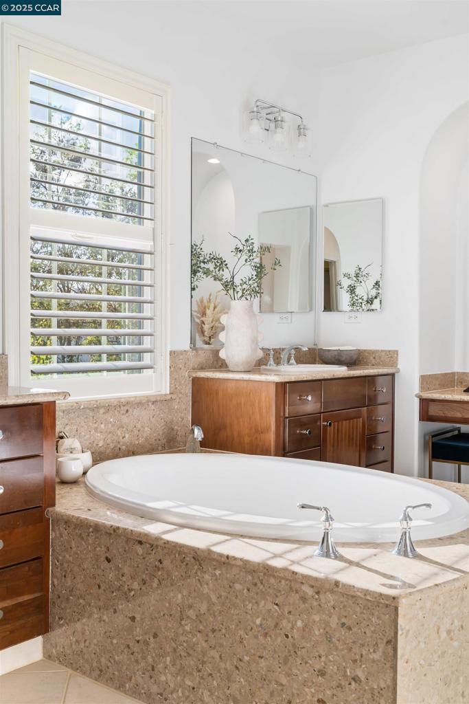 GALE RANCH - Residential