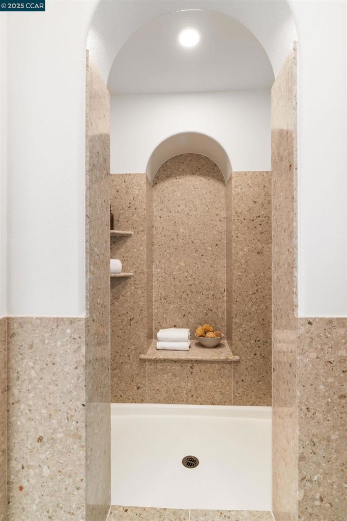 GALE RANCH - Residential