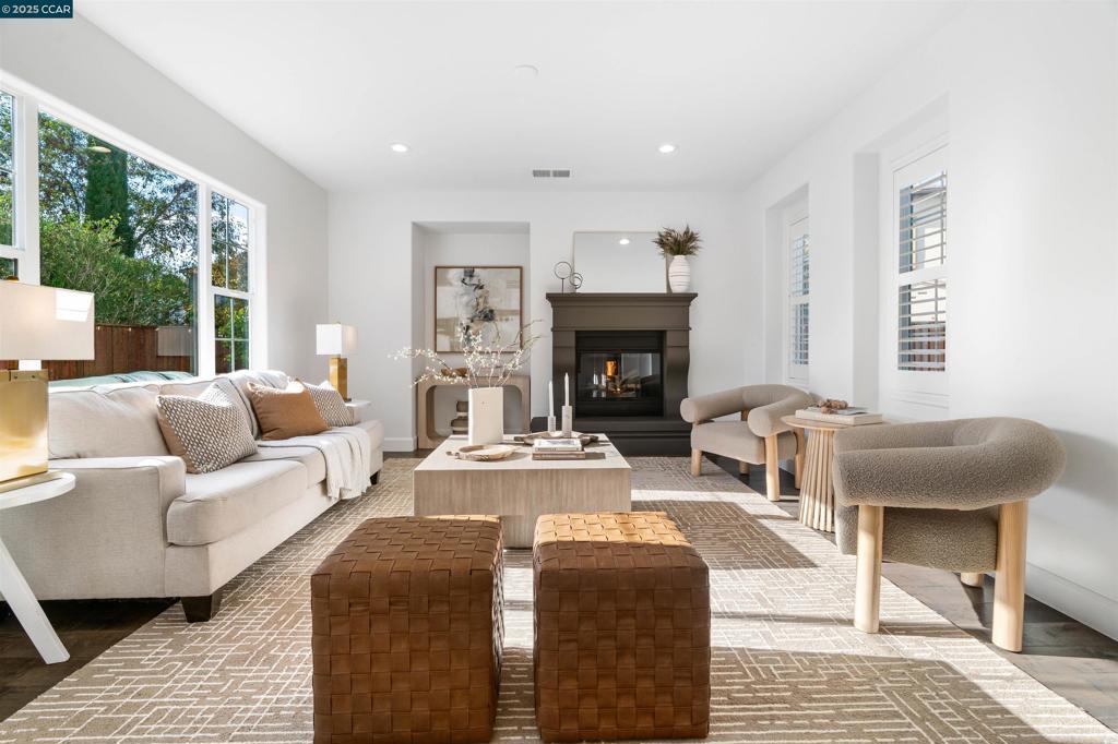 GALE RANCH - Residential