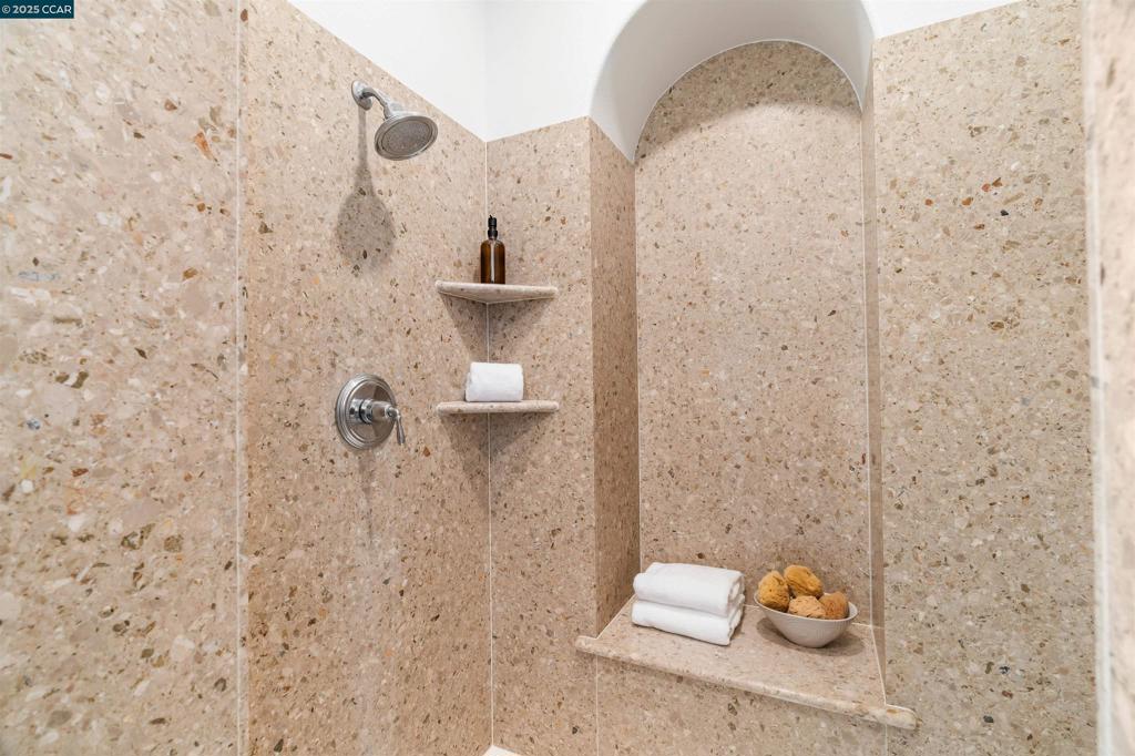 GALE RANCH - Residential