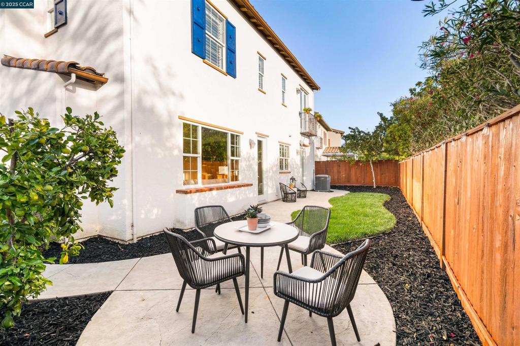 GALE RANCH - Residential