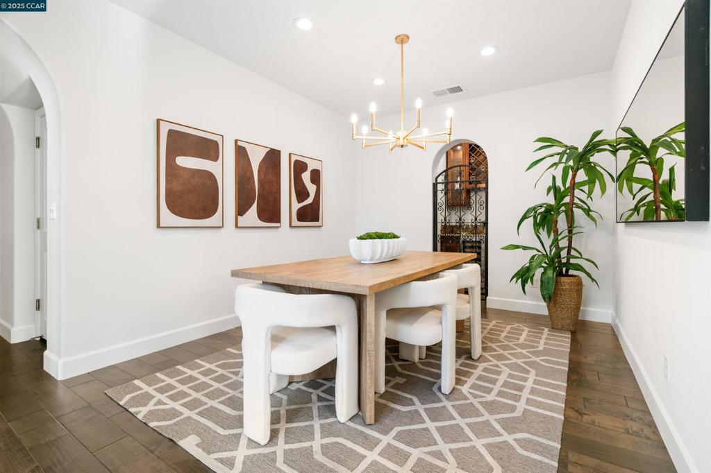 GALE RANCH - Residential