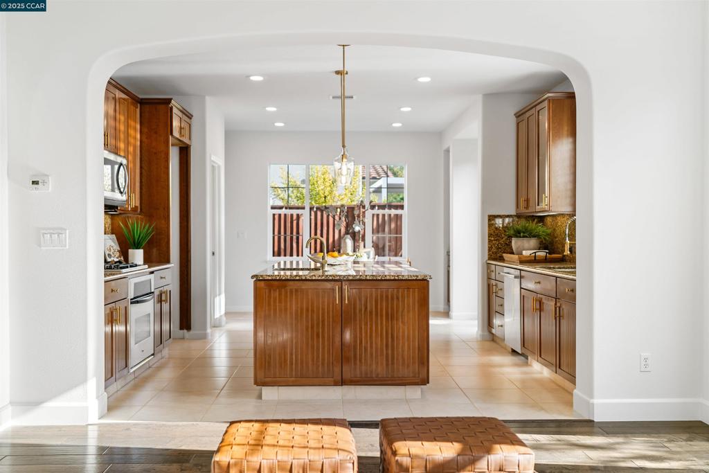 GALE RANCH - Residential