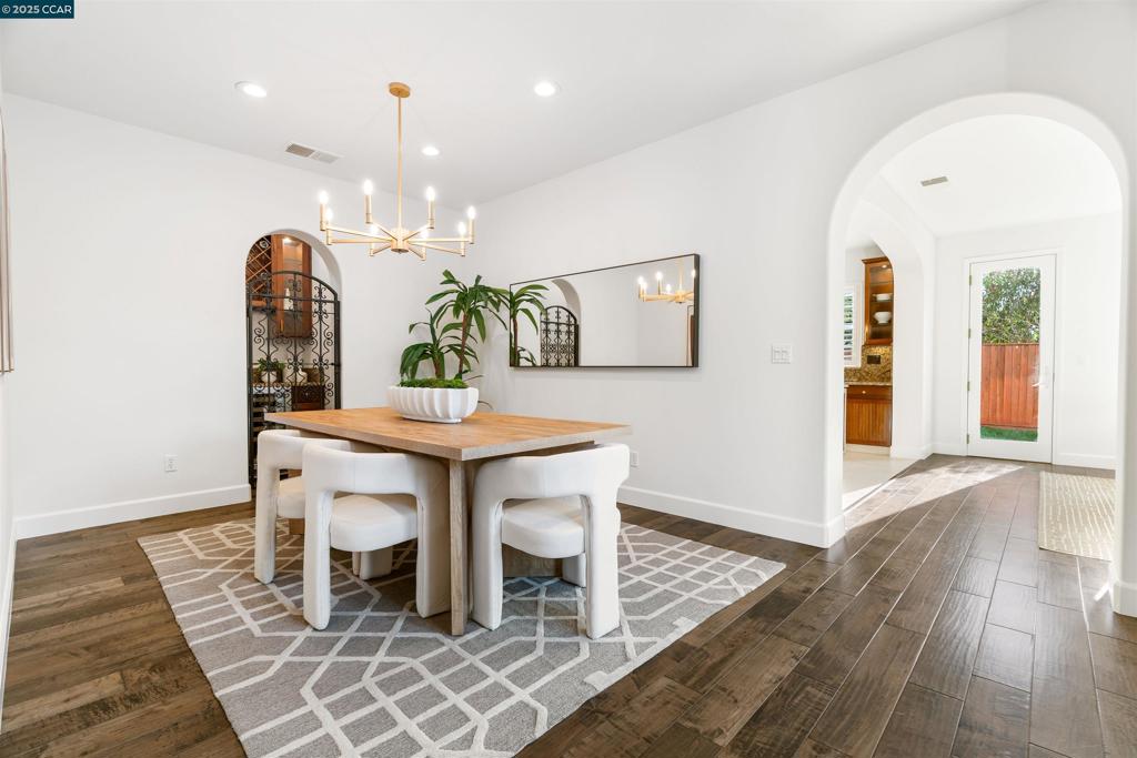 GALE RANCH - Residential