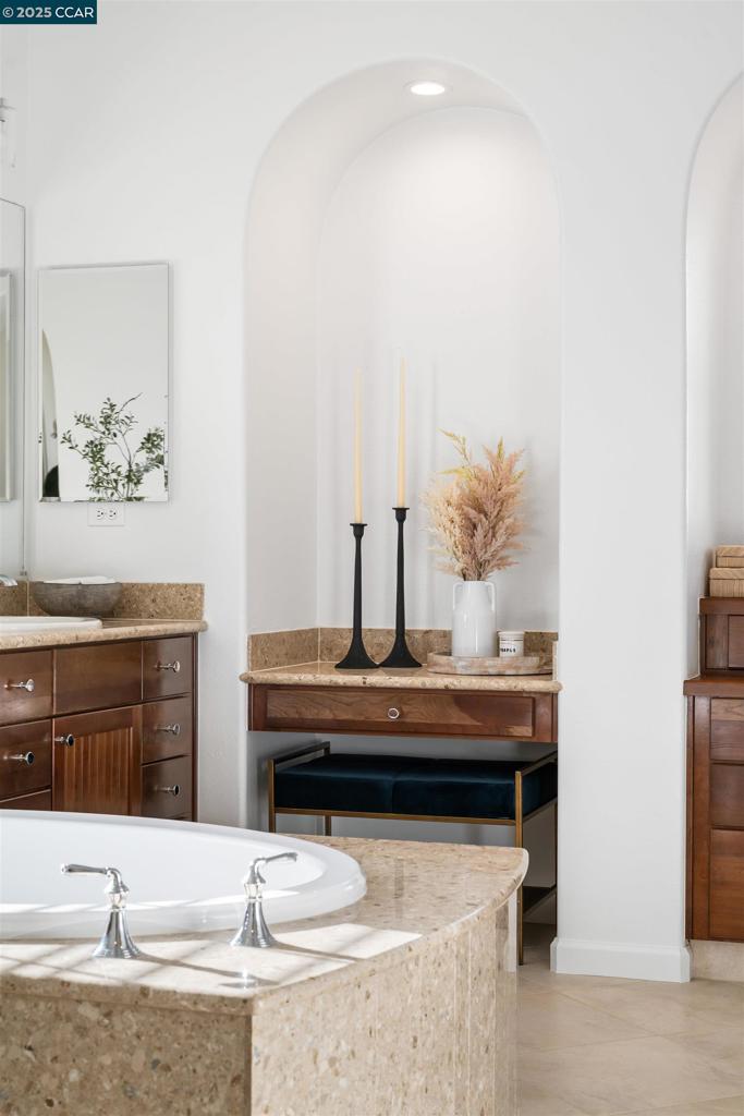 GALE RANCH - Residential