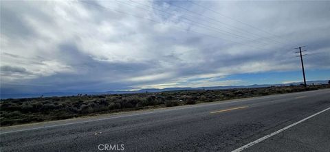 Photo of 1600 Avenue E, Redman, CA 93535 (MLS # DW26043956)