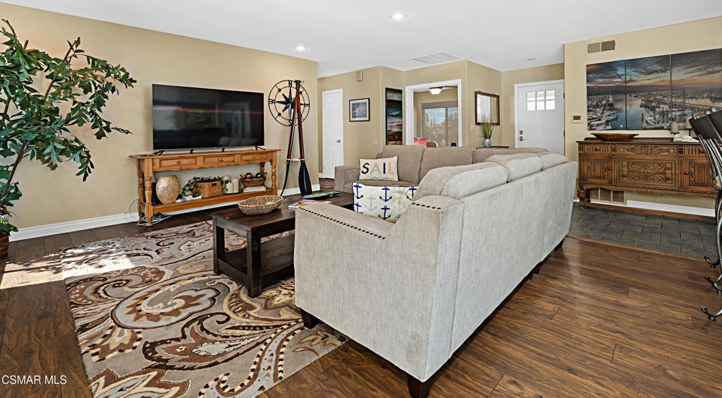 3363 W Corning Street