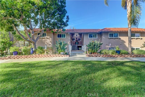 Photo of 881 Via Mendoza #O, Laguna Woods, CA 92637 (MLS # OC26199154)