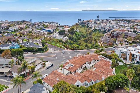 Photo of 401 Seaward Road #6, Corona Del Mar, CA 92625 (MLS # OC26103531)