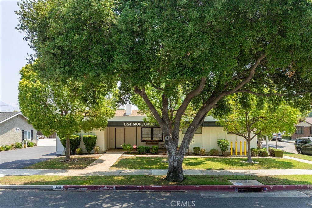 300 N San Dimas Avenue