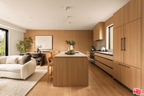 Photo of 1749 S Marvin Avenue, Los Angeles, CA 90019 (MLS # 26633075)