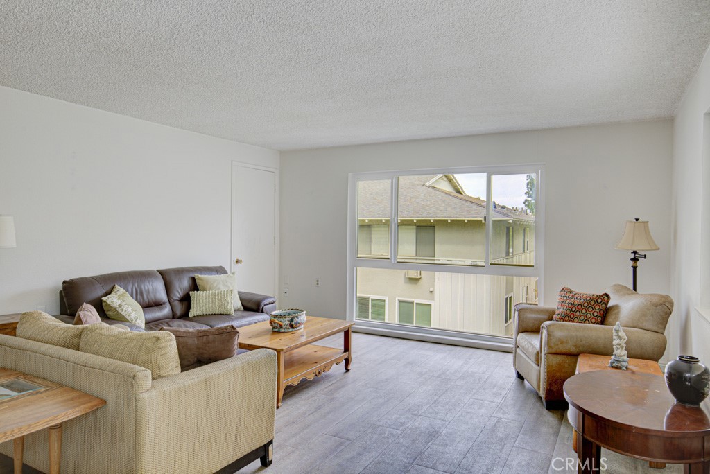 281 Avenida Carmel -N