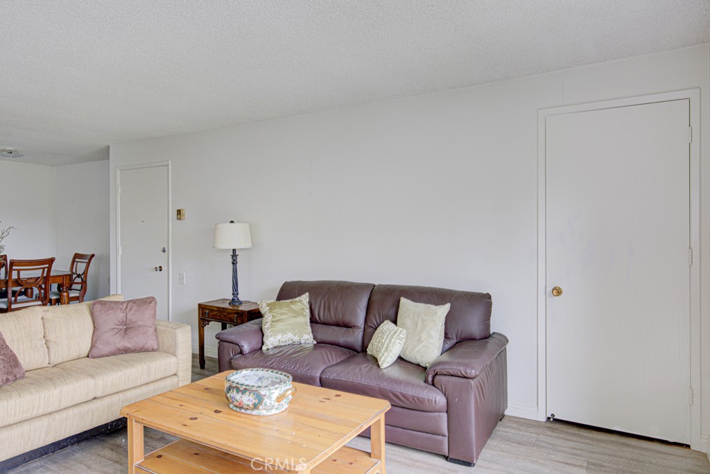 281 Avenida Carmel -N