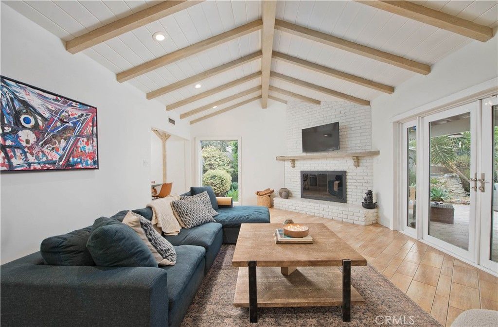 Photo of 4719 Tyrone, Sherman Oaks, CA 91423 (MLS # SR25260391)