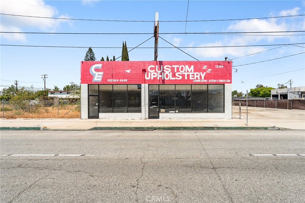 Located in the heart of Norwalk, nearby the Civic Center with easy access to the 5 Freeway, this 4,047 sq ft building sits on a 7,020 sq ft lot along a high-traffic corridor. Zoned C3, this property offers a versatile space ready to be tailored to your business needs. Whether you're looking to open an office, medical, or service-based business this blank canvas is full of potential. Directly next door, the lot at 12171 Firestone Blvd is also available for sale and provides ample parking for customers and employees. Secure both properties for a complete business solution!