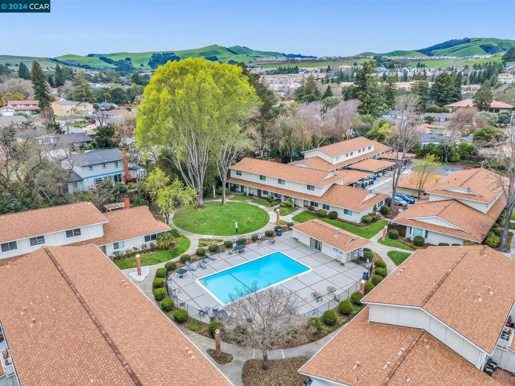 TWIN CREEK GRDN - Residential