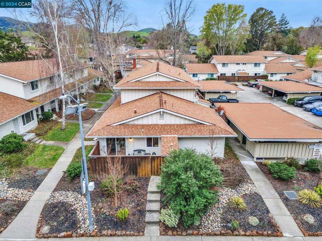 TWIN CREEK GRDN - Residential