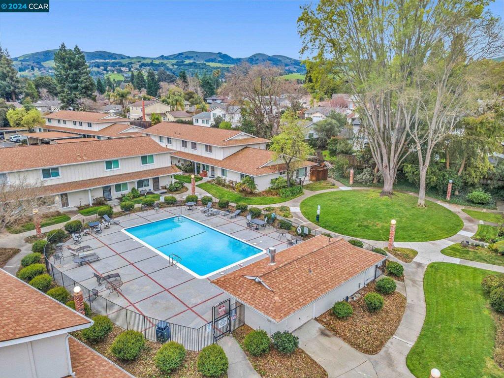 TWIN CREEK GRDN - Residential