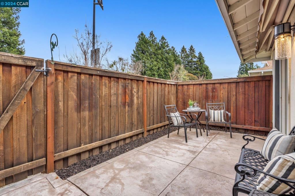 TWIN CREEK GRDN - Residential