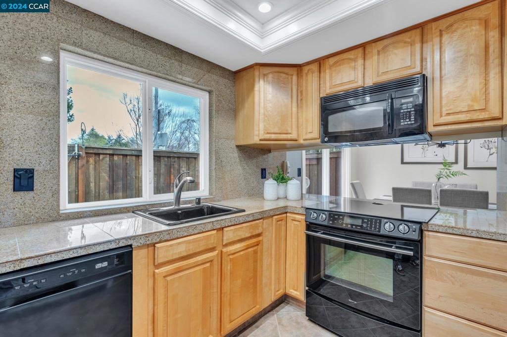 TWIN CREEK GRDN - Residential