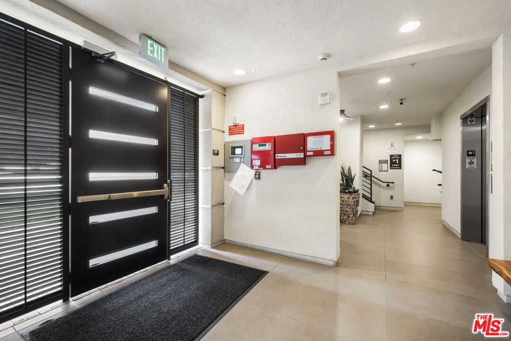 12526 W Fielding Circle 6